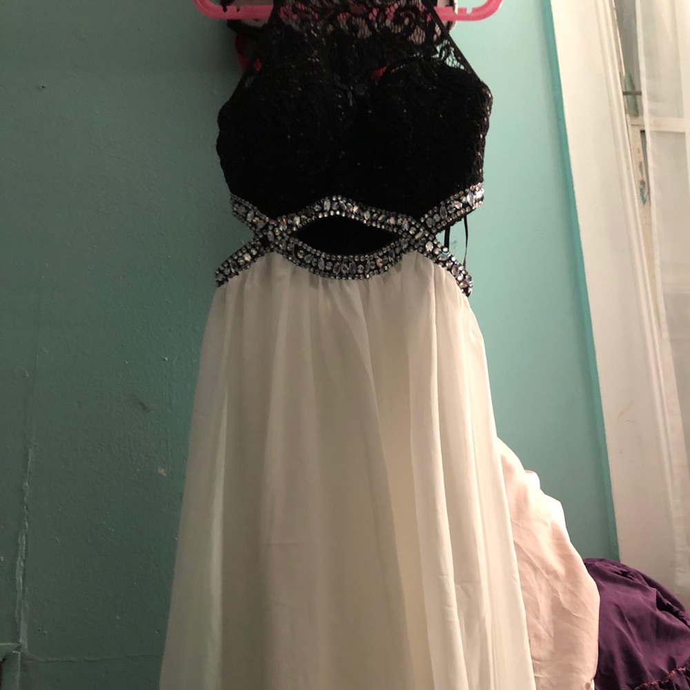 Prom dress - Picture 2 of 2